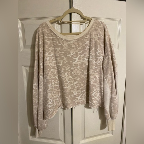 Free People Sweatshirt - Picture 2 of 2